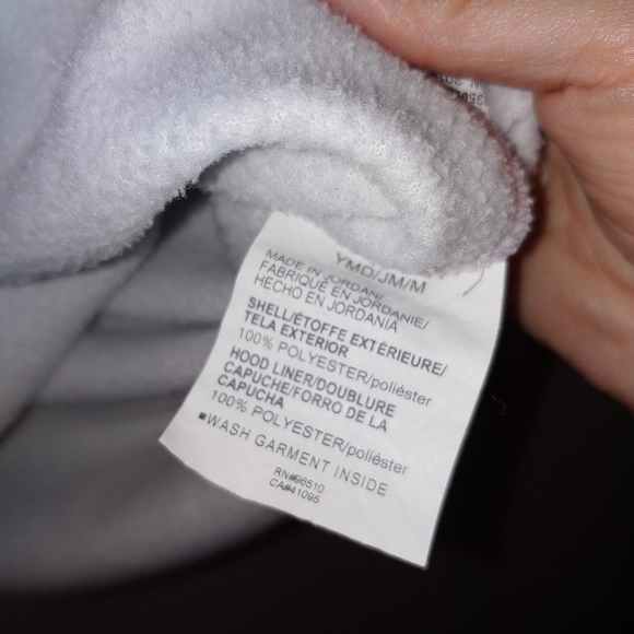 Youth medium girls under Armour pullover hoodie - Picture 6 of 8